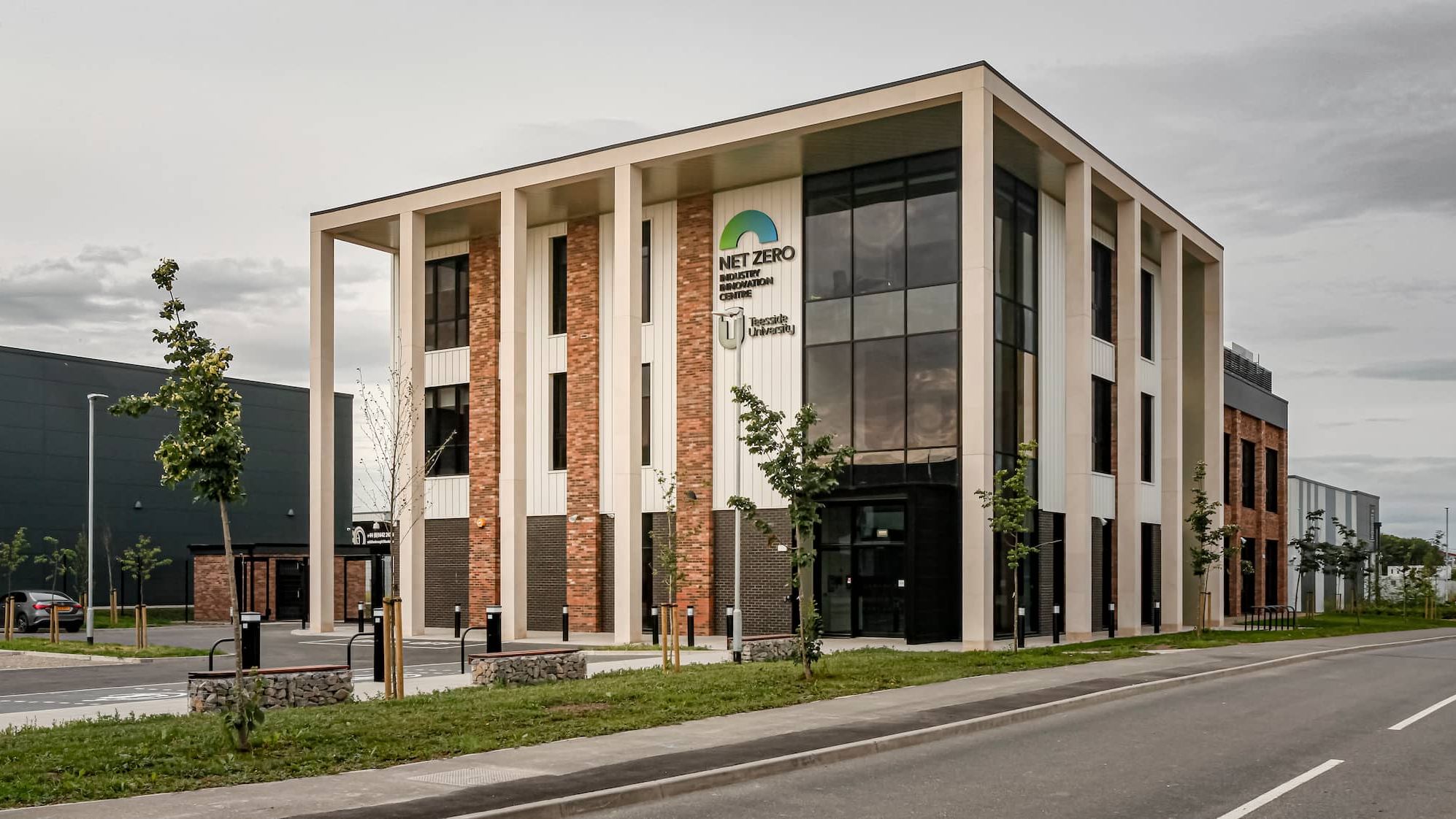 Robertson Construction Net Zero Industry Innovation Centre Teesside main entrance (1)